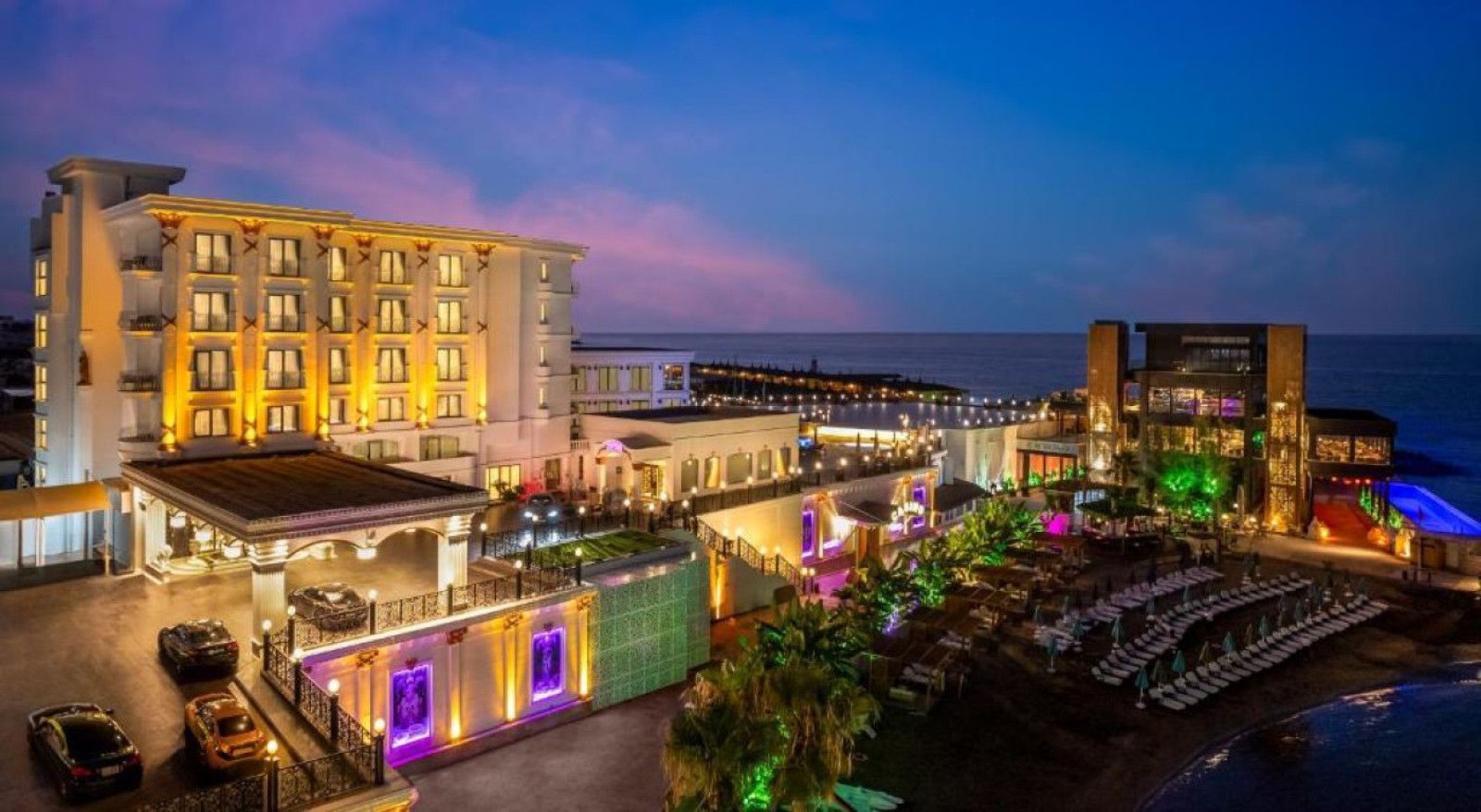 Les Ambassadeurs Hotel Casino &amp; Marina